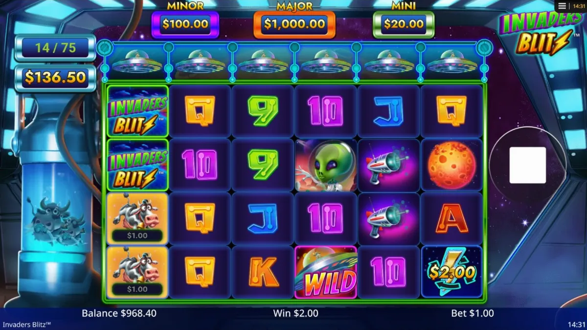 Tela de jogo do slot Invaders Blitz com vacas alienígenas e naves espaciais em um cenário cósmico